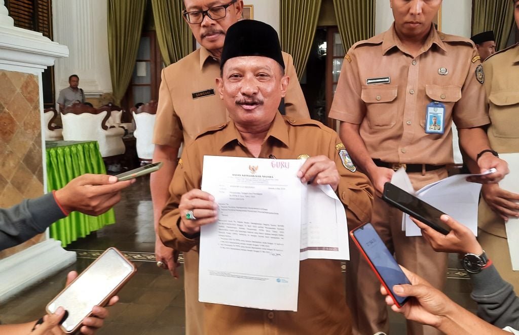 KPK Periksa Bupati Situbondo Karna Suwandi