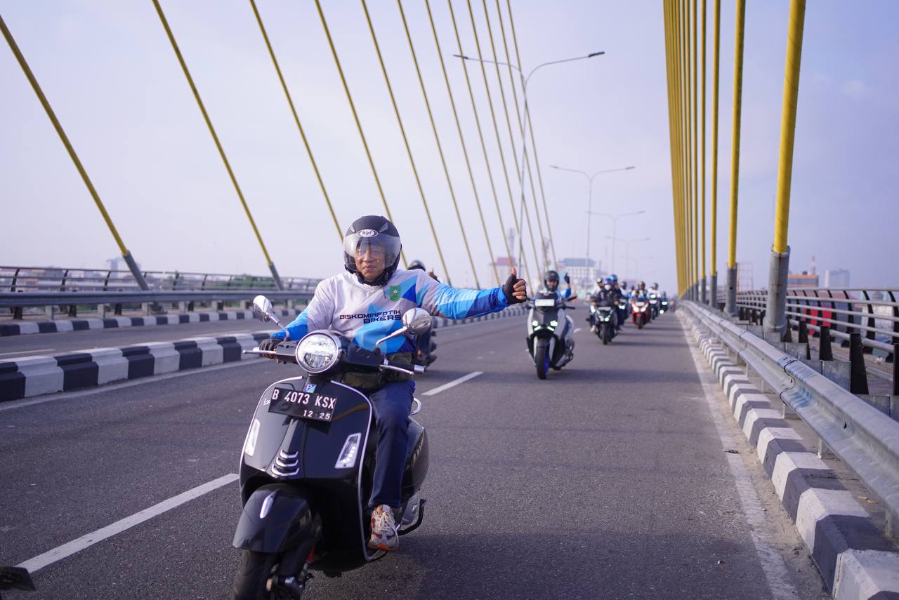 Semarak HUT ke-67 Provinsi Riau, Diskominfotik Touring ke Siak Pakai Motor