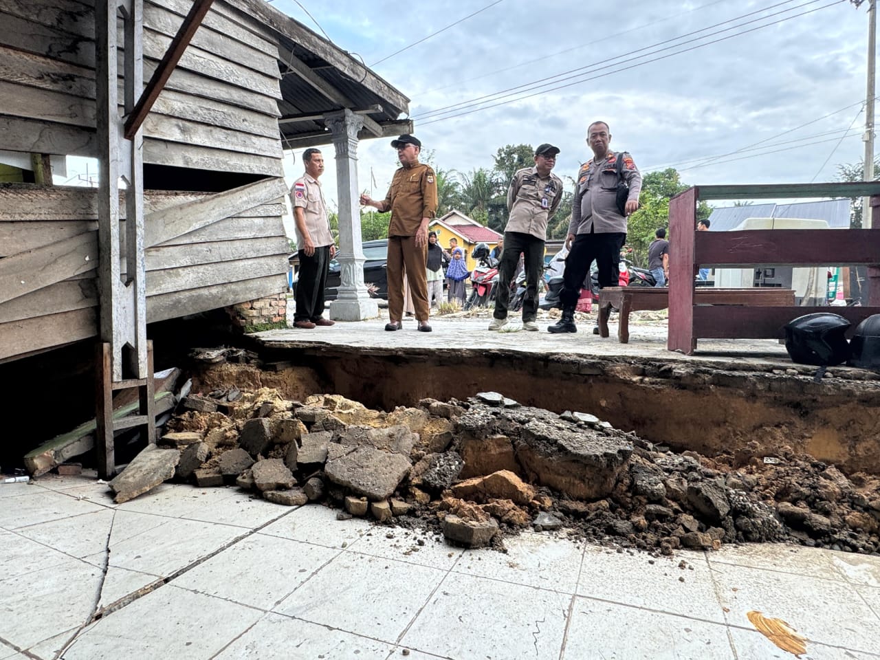 7 Rumah di Desa Delik Rusak Akibat Bencana Tanah Ambruk