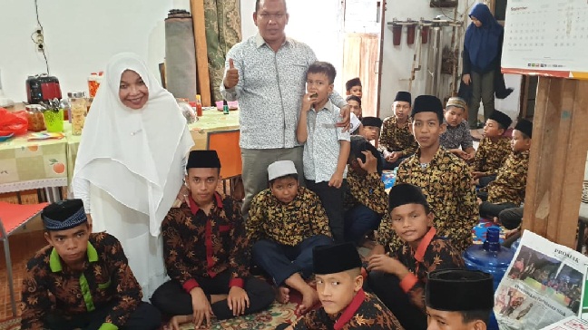 165 Anak Panti Asuhan Kunjungi Kediaman Kepala Bapenda Kampar