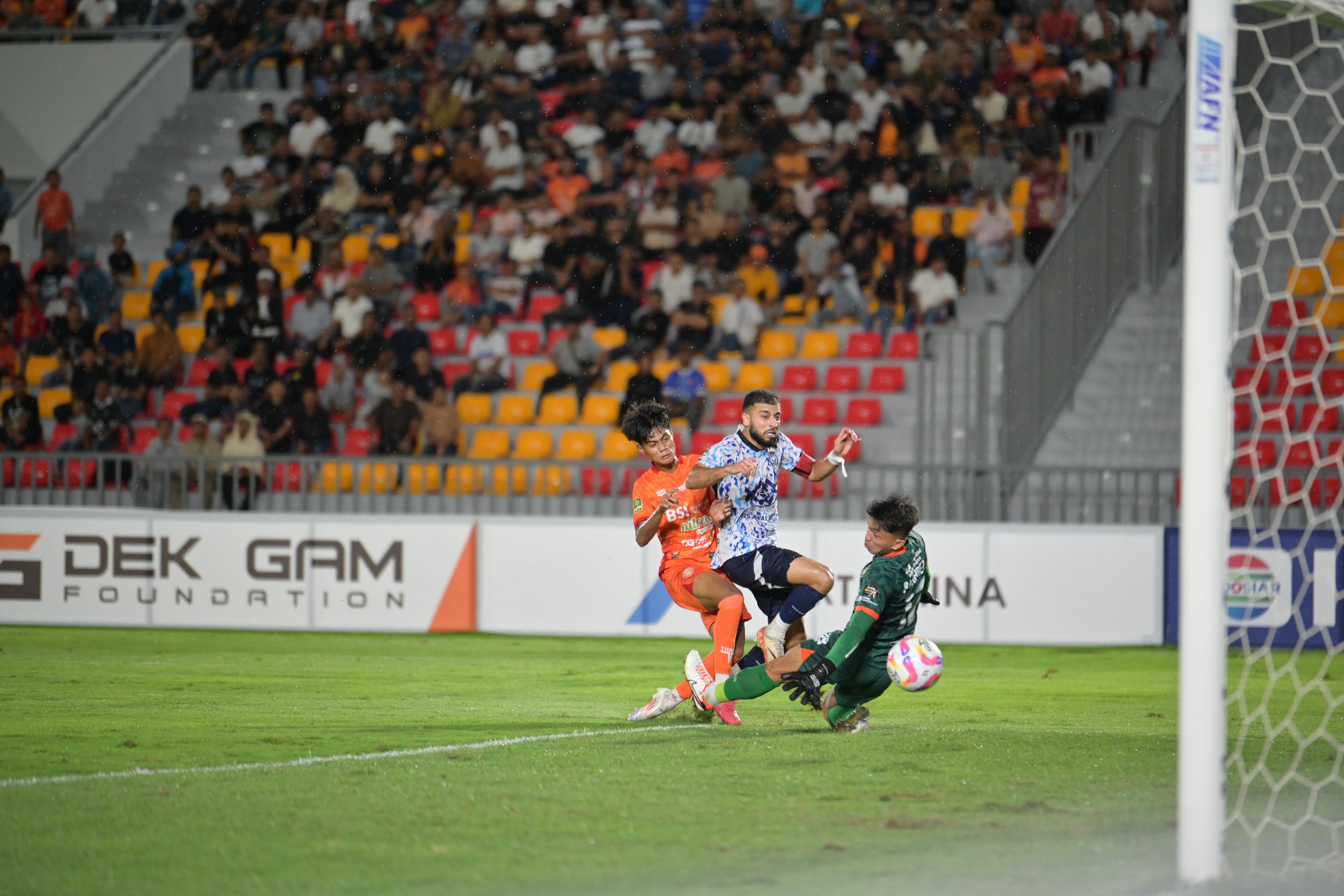 Persiraja vs PSPS Pekanbaru Berbagi Poin, Penalti Corfe Samakan Skor