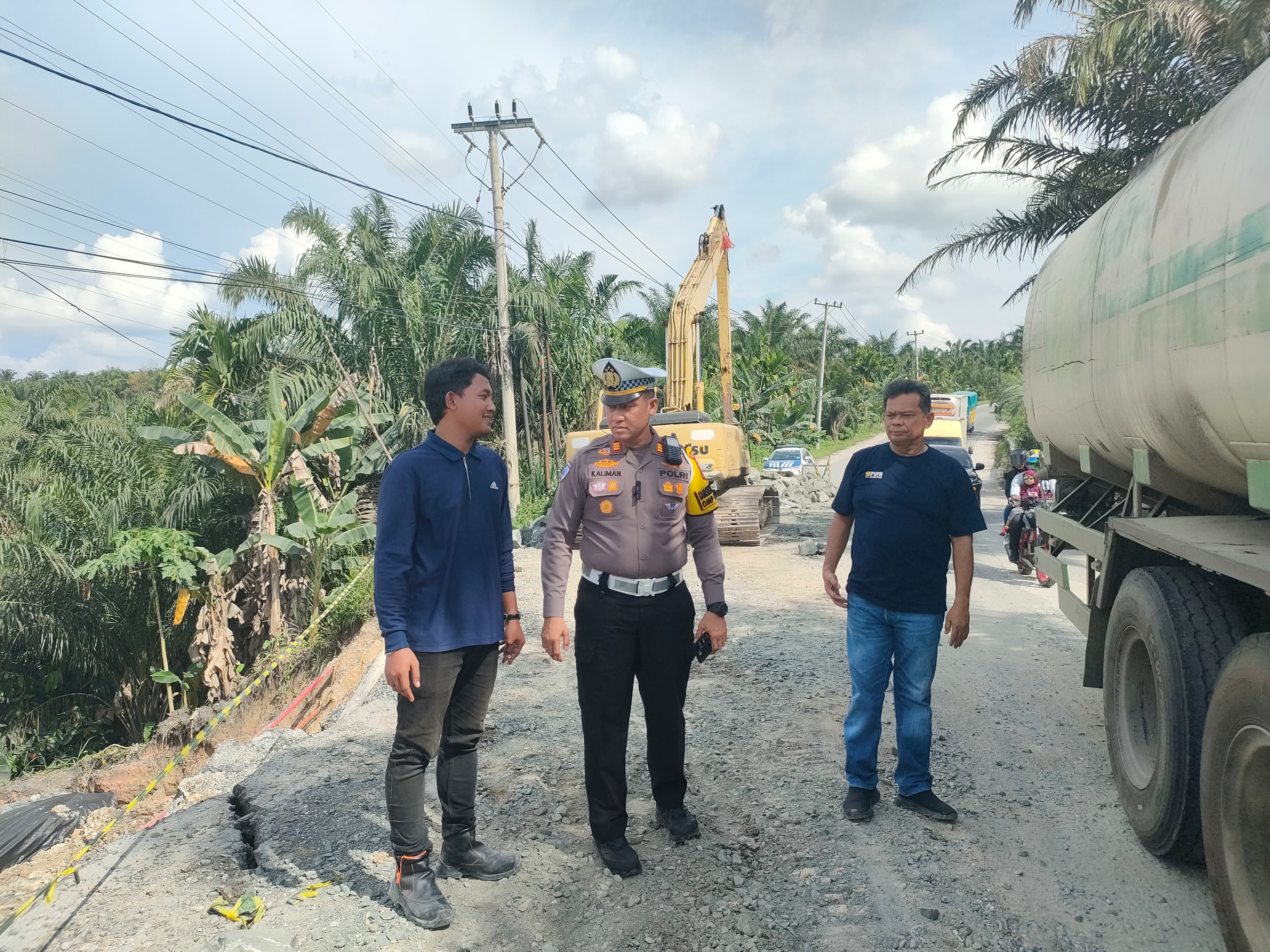 Perbaikan Ruas Jalan di KM 42 Minas, Lalu Lintas Diberlakukan Buka-Tutup