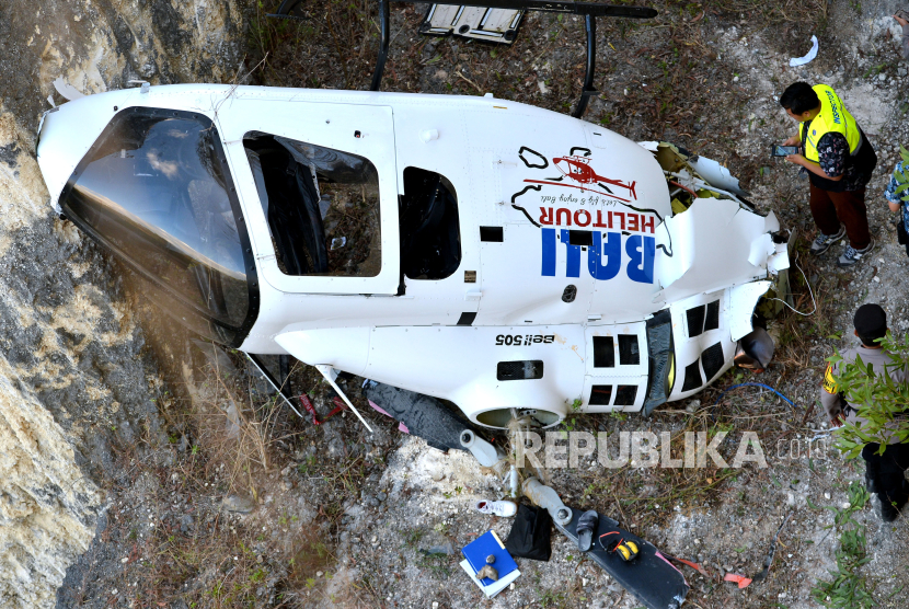 Belasan Jasad Ditemukan di Lokasi Helikopter Jatuh