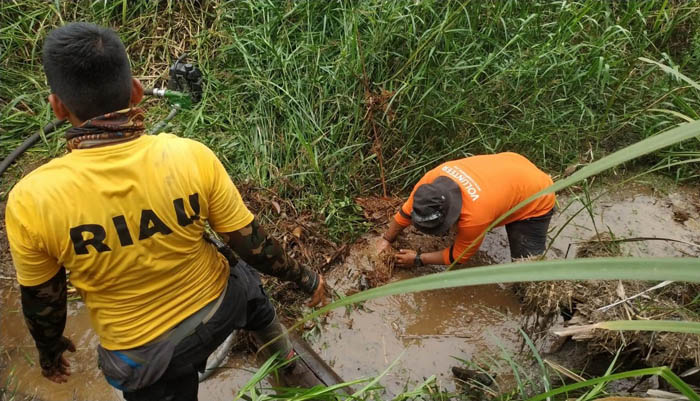 Tak Ada Sumber Air untuk Padamkan Api, Relawan Rumah Zakat Harus Gali Parit 