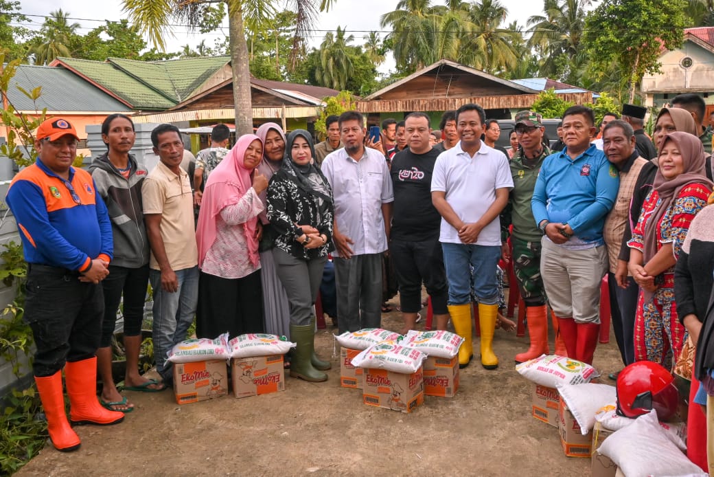 Masyarakat Terdampak Banjir di Kelurahan Bagan Barat Terima Bantuan dari Pemkab Rohil