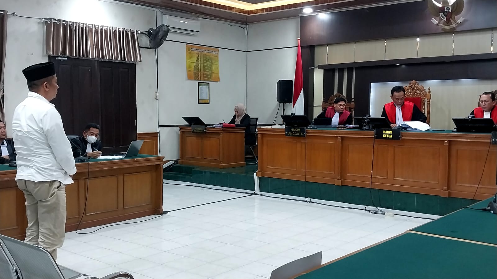 Bupati Meranti Non Aktif Divonis 9 Tahun Penjara