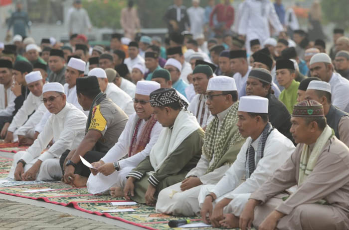 Salat Idul Adha 1440 H Bersama Masyarakat, Bupati Meranti Ajak Masyarakat Jauhi Hal Negatif 