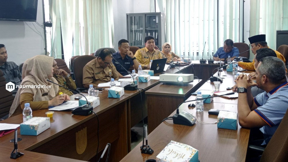 Anggaran Pemkot Pekanbaru tak Cukup Bayar Guru Honorer, Dewan Singgung APBD Riau