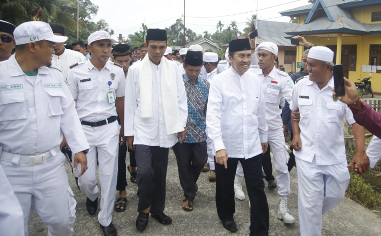 Gubernur Syamsuar Tak Mau Ikut Campur Soal Fitnah yang Menyerang Ustaz Abdul Somad