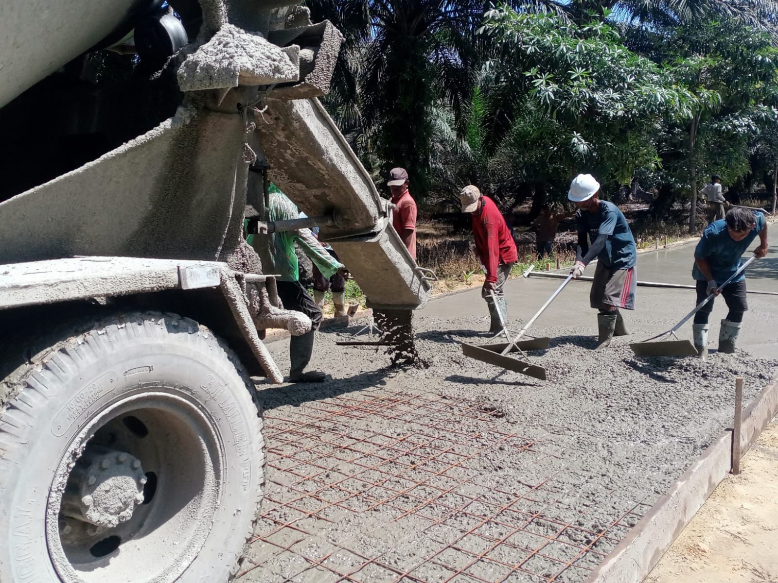 Gerak Cepat Bangun Infrastruktur Jalan di Dumai, Wako Paisal Apreasiasi Pj Gubri SF Hariyanto