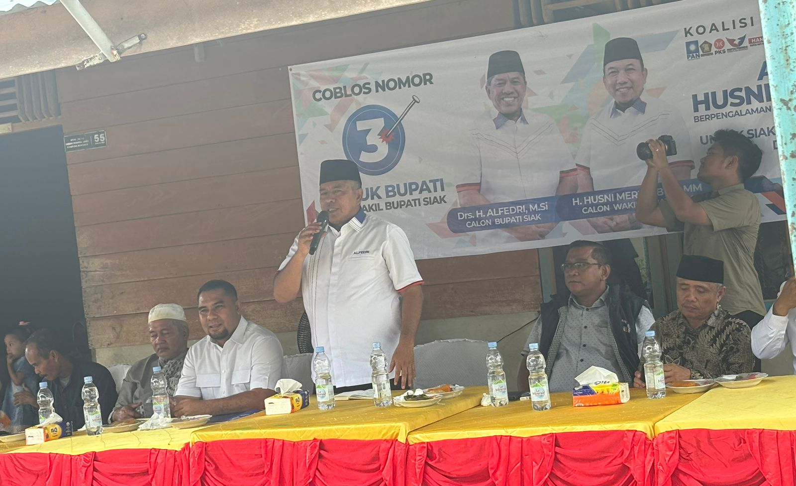 Alfedri-Husni Diharapkan Bawa Solusi Atasi Kemiskinan di Kampung Buatan II