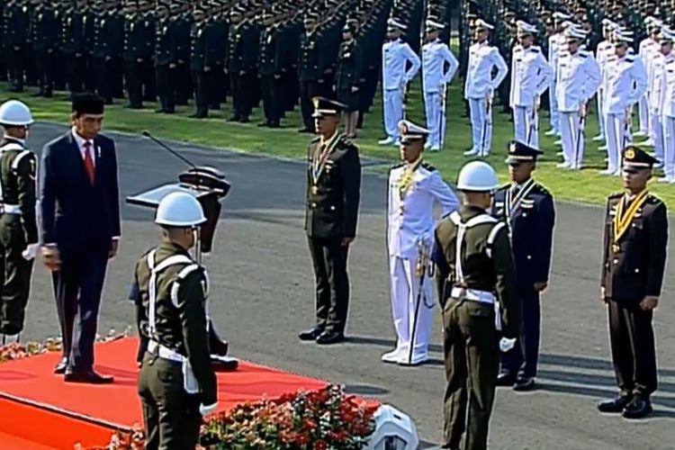 Presiden Jokowi Lantik 781 Perwira TNI dan Polri di Istana Merdeka, Ini Peraih Adhi Makayasa