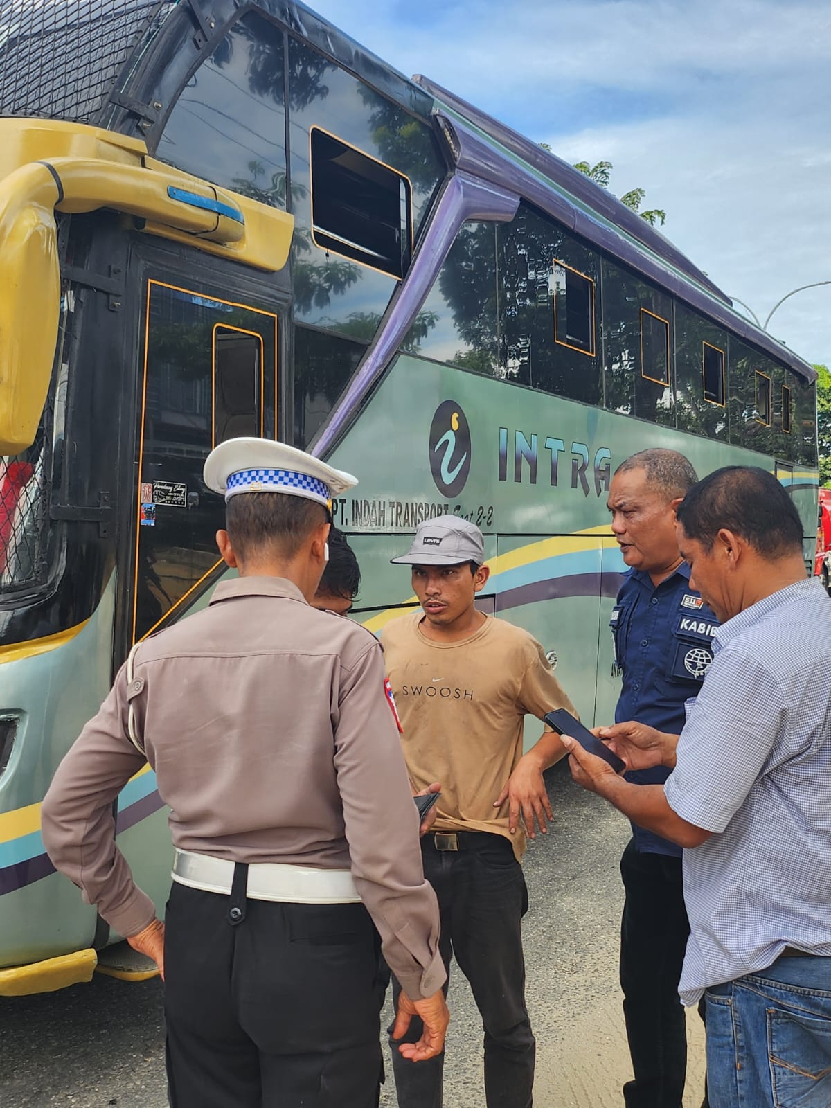 Razia Kendaraan ODOL di Pekanbaru: Periksa Supir Pengaruh Alkohol