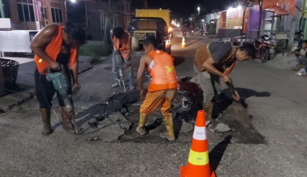 Ruas Jalan Lintas Sinaboi-Bagan Mulai Diperbaiki