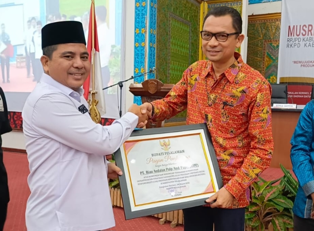 Selamat! RAPP Kembali Raih Penghargaan Program CSR Terbaik dari Pemkab Pelalawan