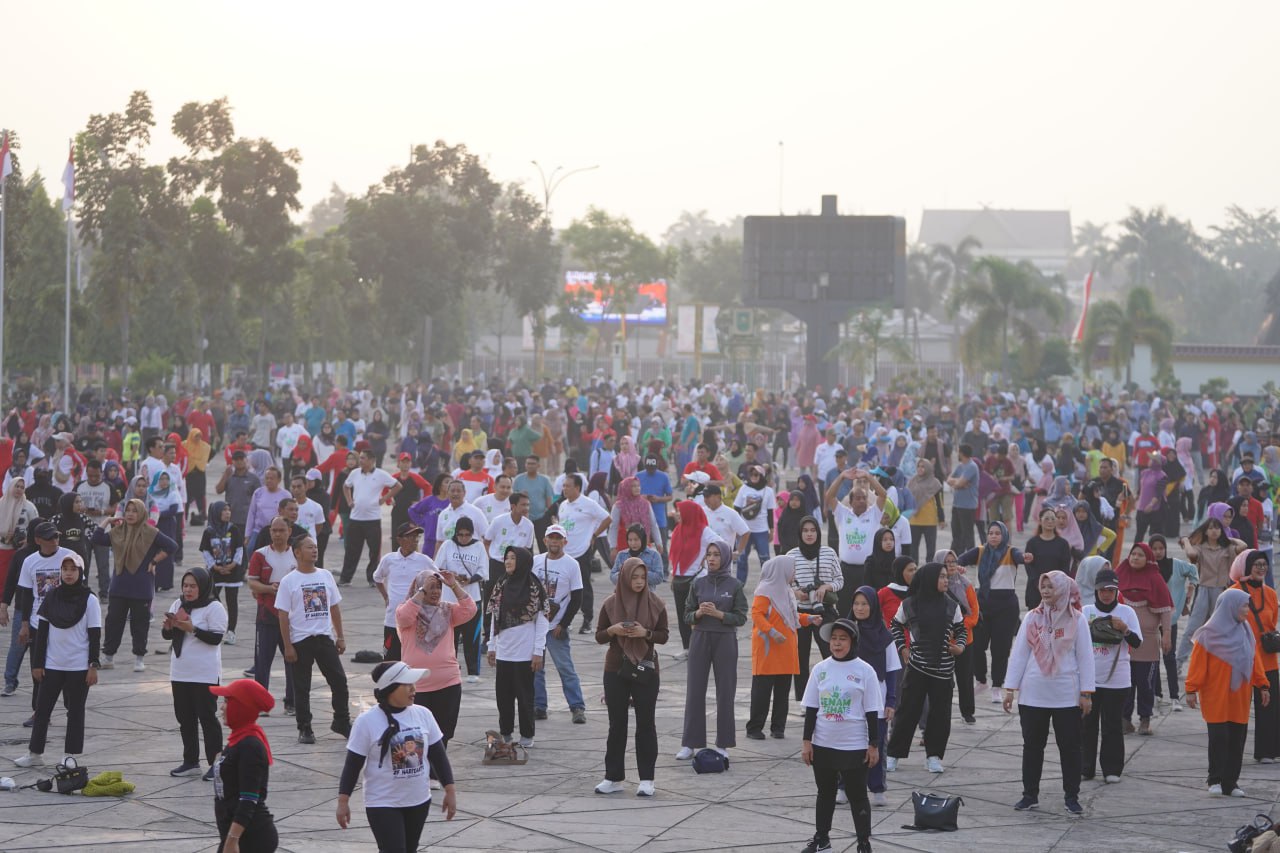 Senam Massal HUT ke-67 Provinsi Riau Dihadiri Ribuan Warga