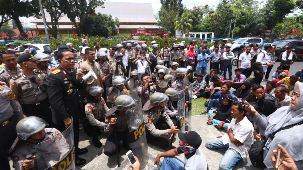 Terkait Demo PT SBAL, Kapolda Riau Tantang Masyarakat Buat Laporan ke Polisi