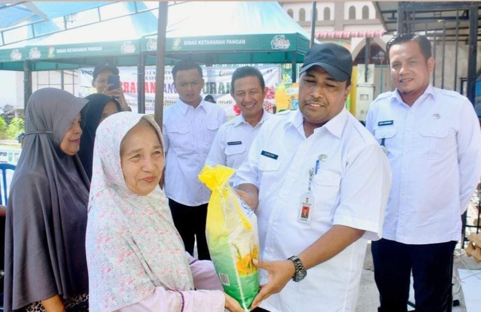 Pemkab Kampar Gelar Gerakan Pangan Murah di Tanjung Berulak