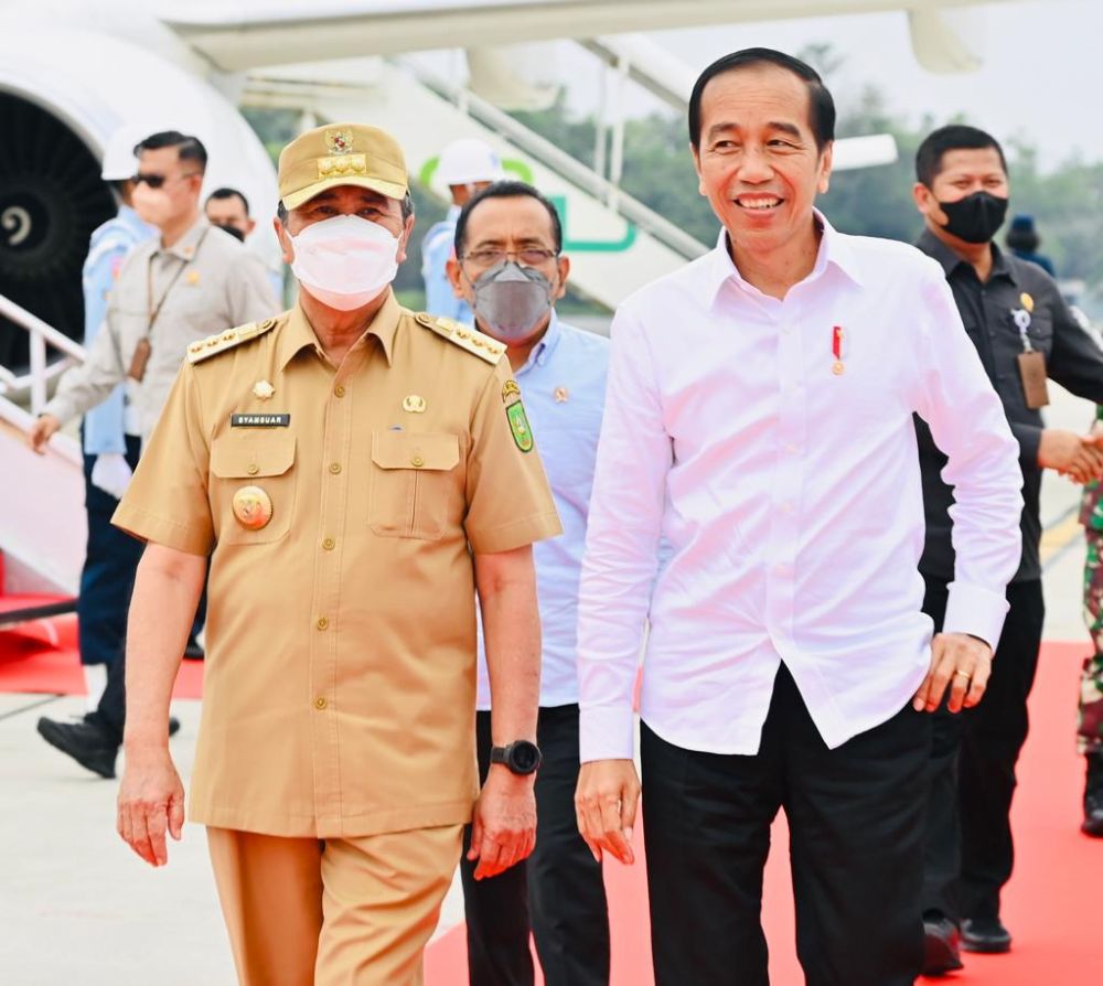 Jokowi Sapa Pedagang dan Masyarakat di Pasar Bawah