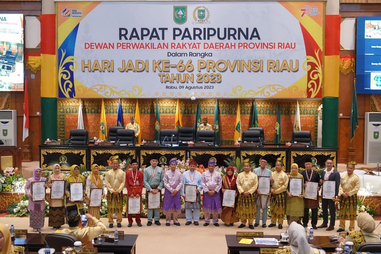 Riau Bebas Desa Tertinggal Jadi Hadiah Istimewa HUT ke 66  Provinsi Riau