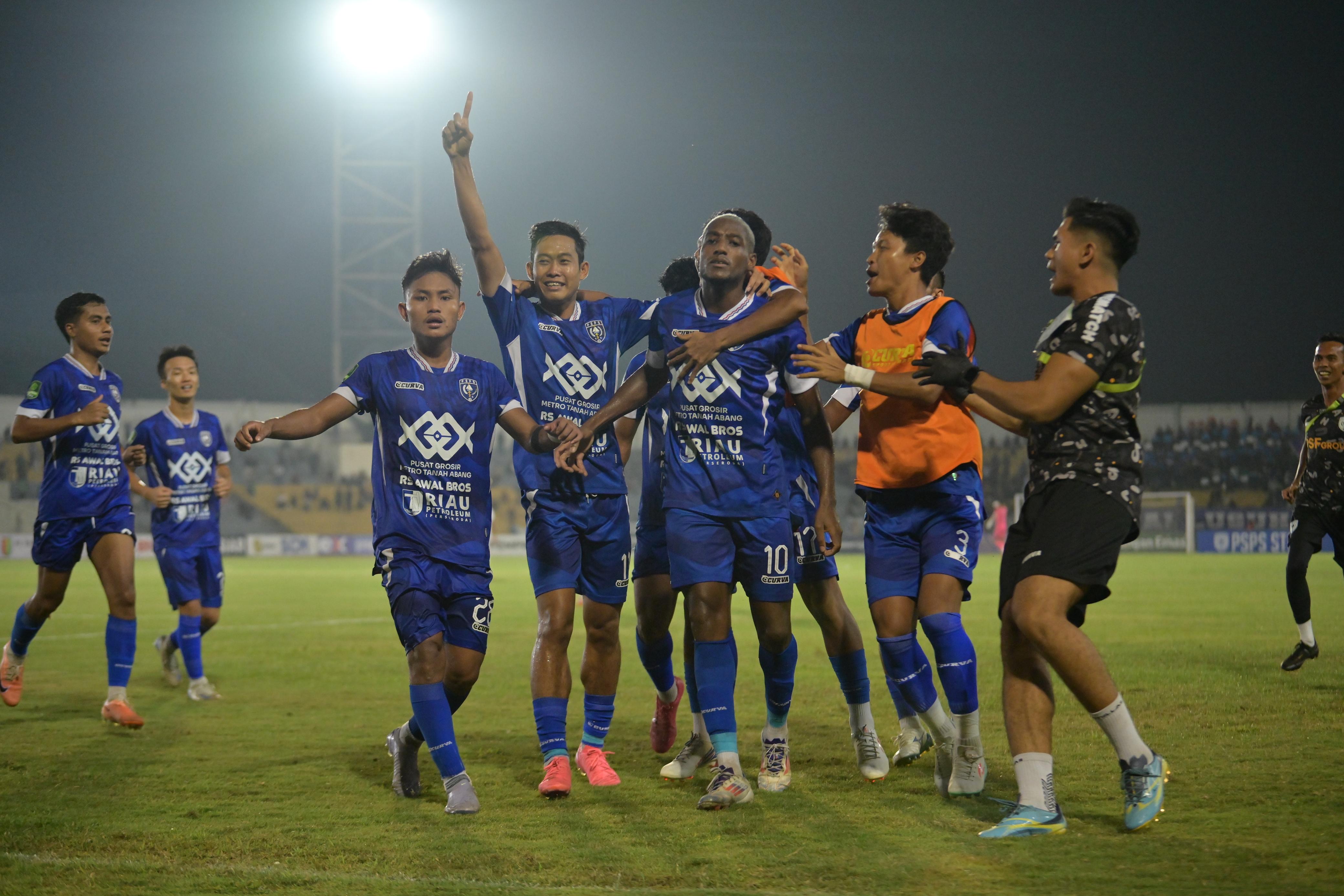 PSPS Pekanbaru 2-0 Deltras: Gol Penalti Mena