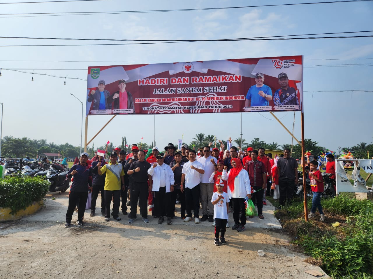 Jalan Santai Masyarakat Kepenuhan Meriahkan HUT RI ke-79