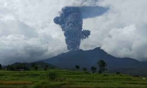 Marapi Erupsi Dini Hari Tadi, Semburkan Abu Vulkanik 1 KM Dari Puncak