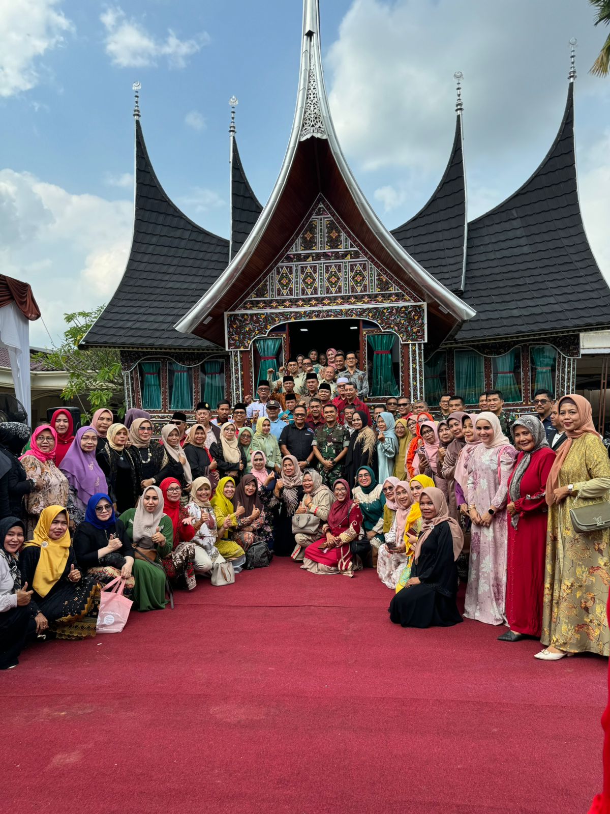 Peresmian Rumah Gadang IKMR Riau, Basko: Manfaatkan untuk Kegiatan IKMR,IWMR dan IPMR