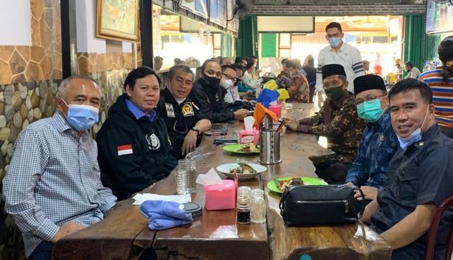 Andi Rachman Jamu Anggota DPD RI di Kedai Kopi Pasar Bawah, Jalin Sinergi Untuk Pembangunan Riau