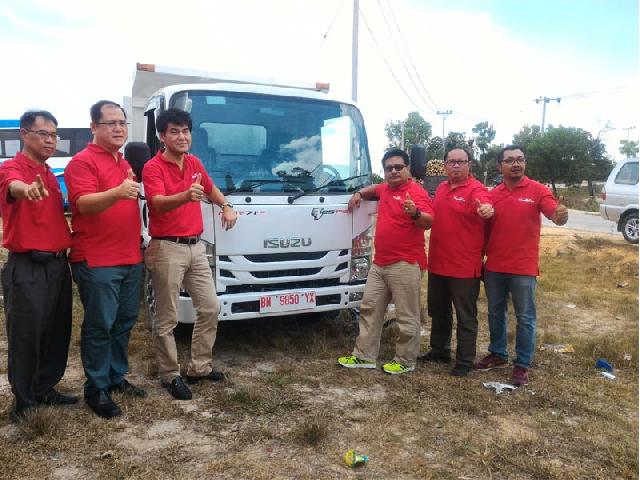 Isuzu Kenalkan 4 Model Baru New Elf 6 NMR 71