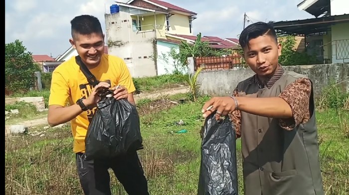 YouTuber Edo Putra Bikin Prank Daging Kurban Sampah Demi Dapat Subscriber