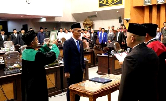 Nofrizal Resmi Jadi Wakil Ketua DPRD Pekanbaru Gantikan Sondia Warman