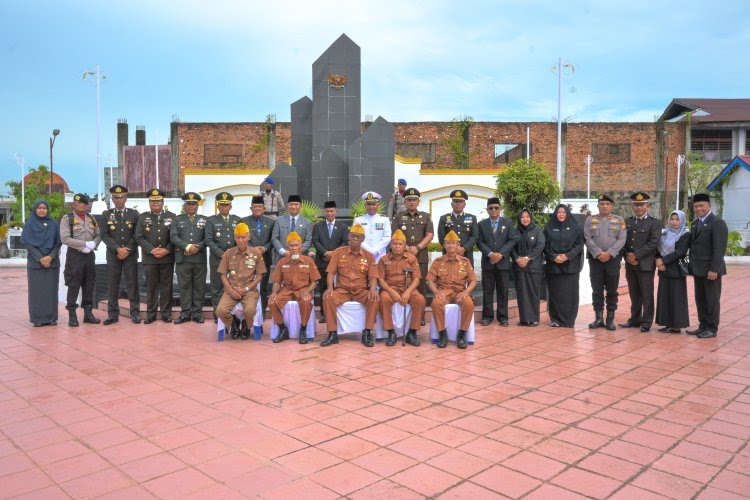 Pemkab Rohil Ziarah Makam dan Gelar Upacara Peringatan