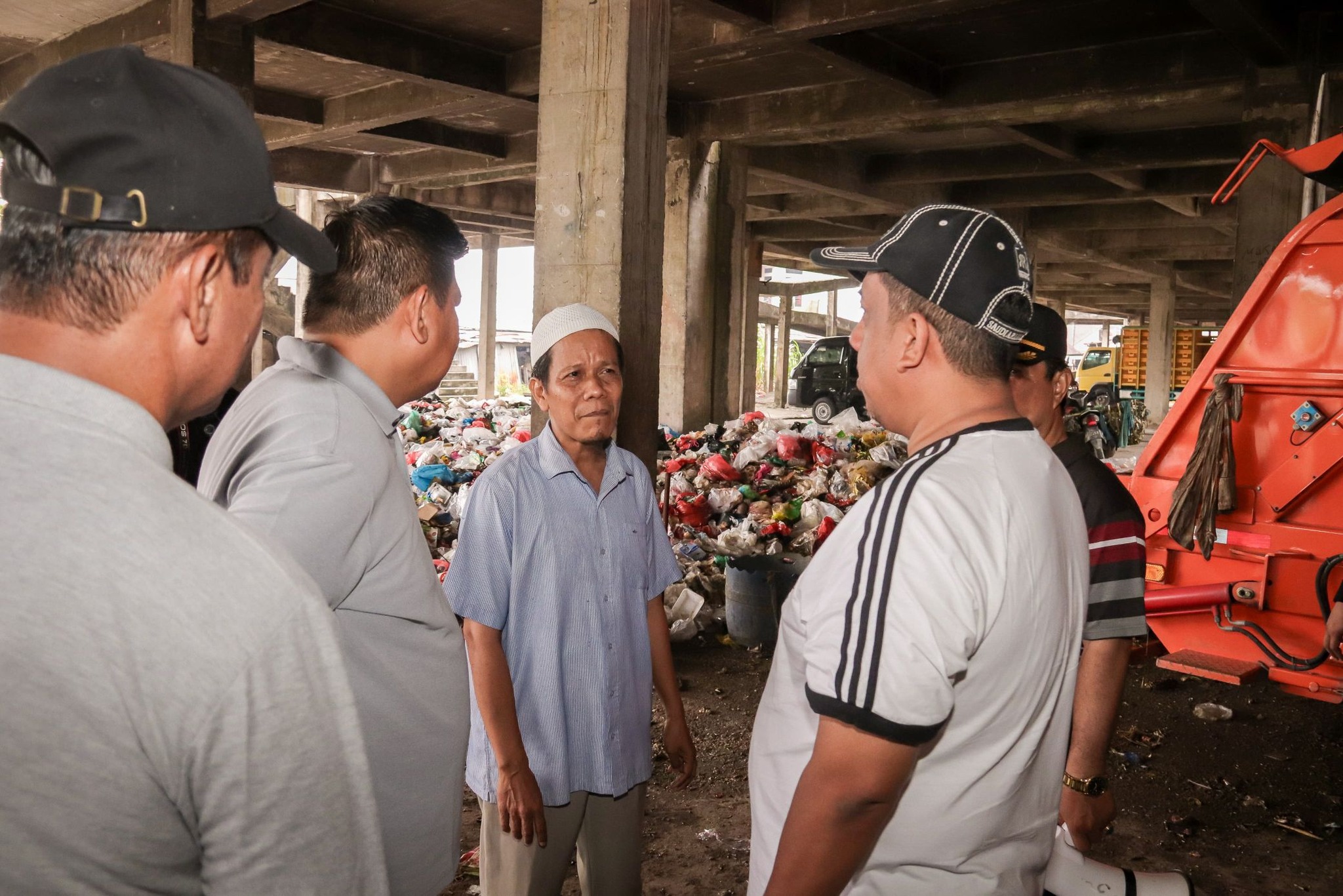 Pemko Gelar Gotong Royong di 7 Pasar Tradisional Sampena HPSN 2025