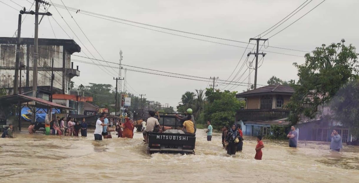 Luapan Sungai Batang Lubuh Rendam Ratusan Rumah di Rohul