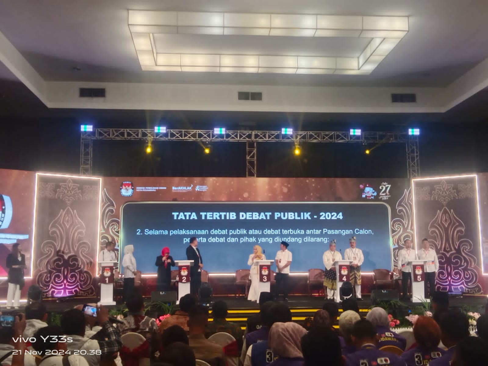 Debat Pamungkas Pilkada Pekanbaru: Kesehatan dan Pendidikan Jadi Topik Utama