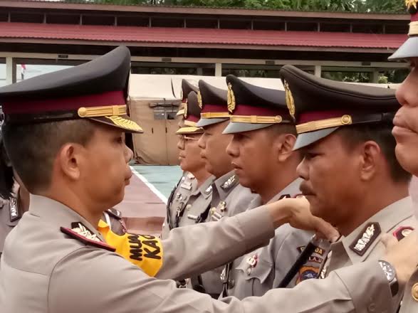 Kapolres Inhu Ambil Sumpah Pejabat Baru