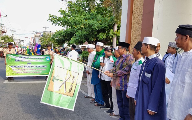 Ribuan Pelajar dan Warga Meranti Tumpah Ruah Ikuti Pawai Tarhip Sambut Ramadan