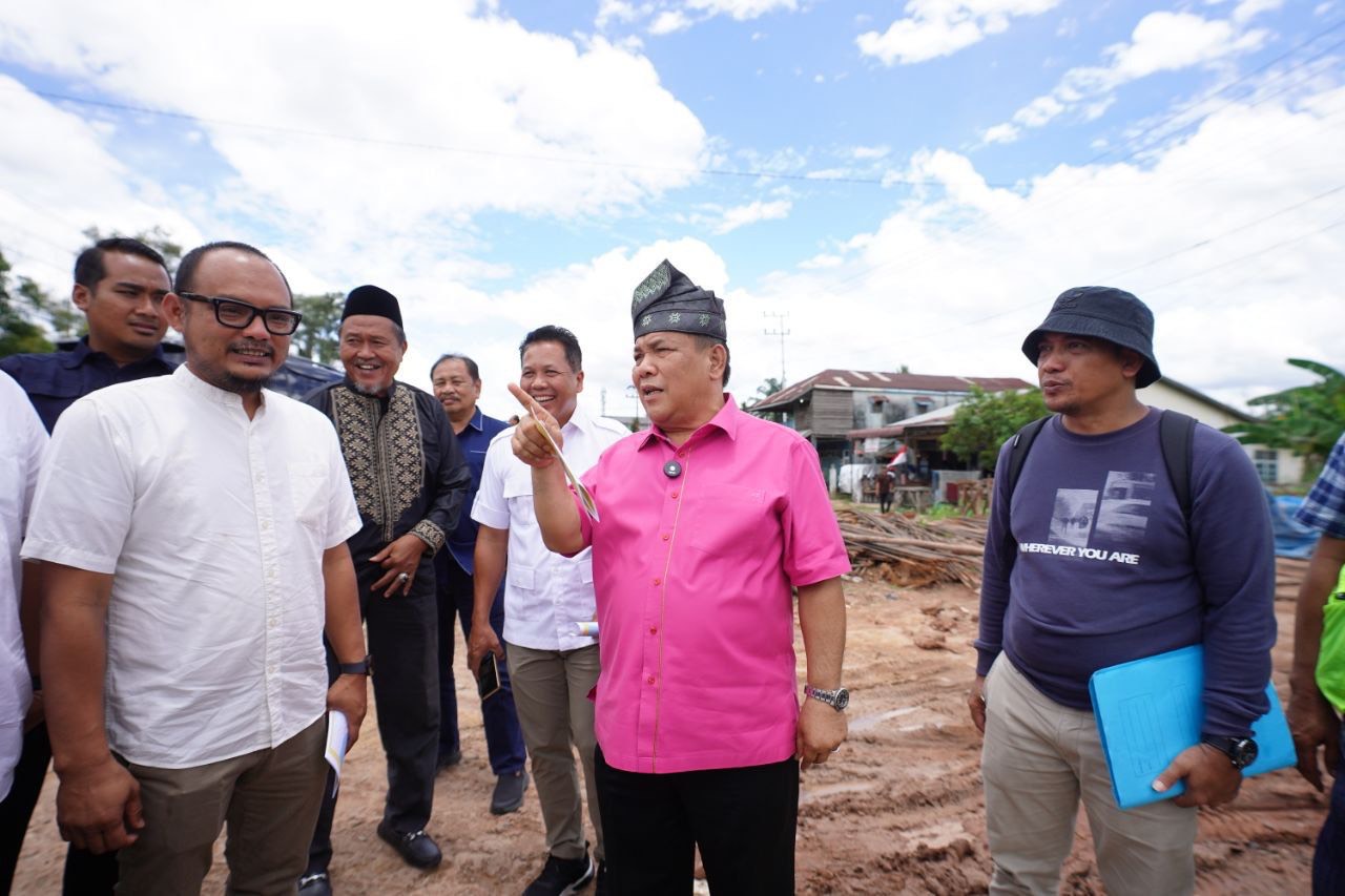 SF Hariyanto Tinjau Perbaikan Jembatan Sungai Masjid