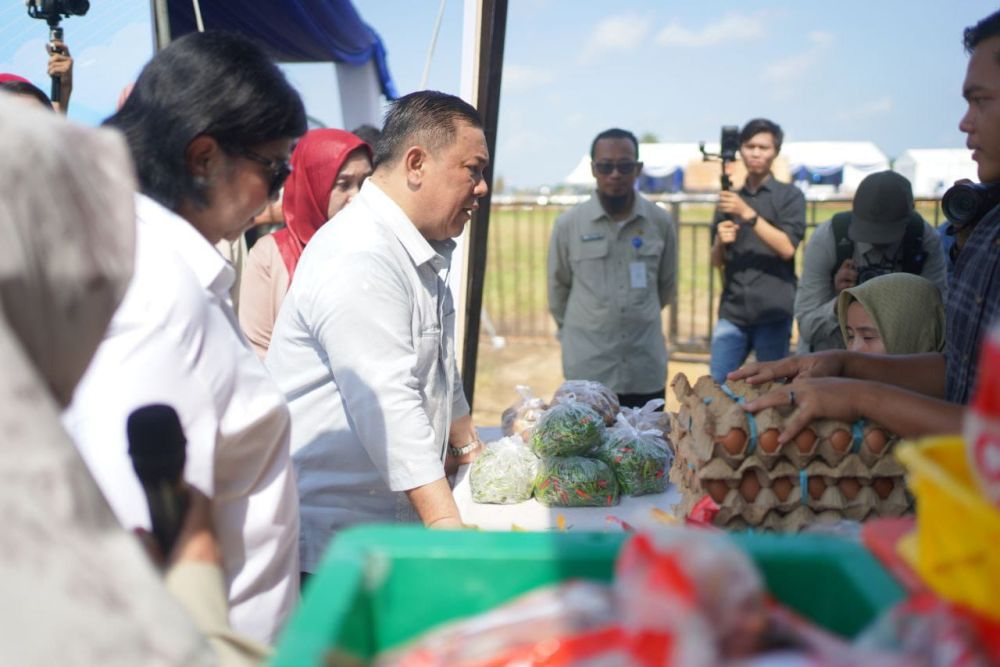 Warga Tebantu Lewat Pasar Mudah Pemprov Riau dan BI Riau