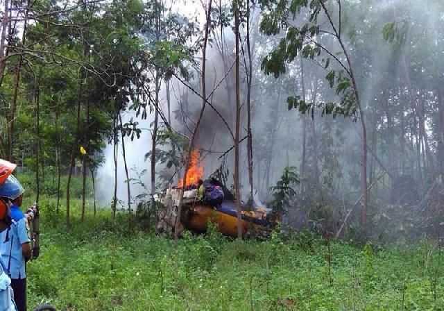 Pukau Penonton dengan Terbang Rendah