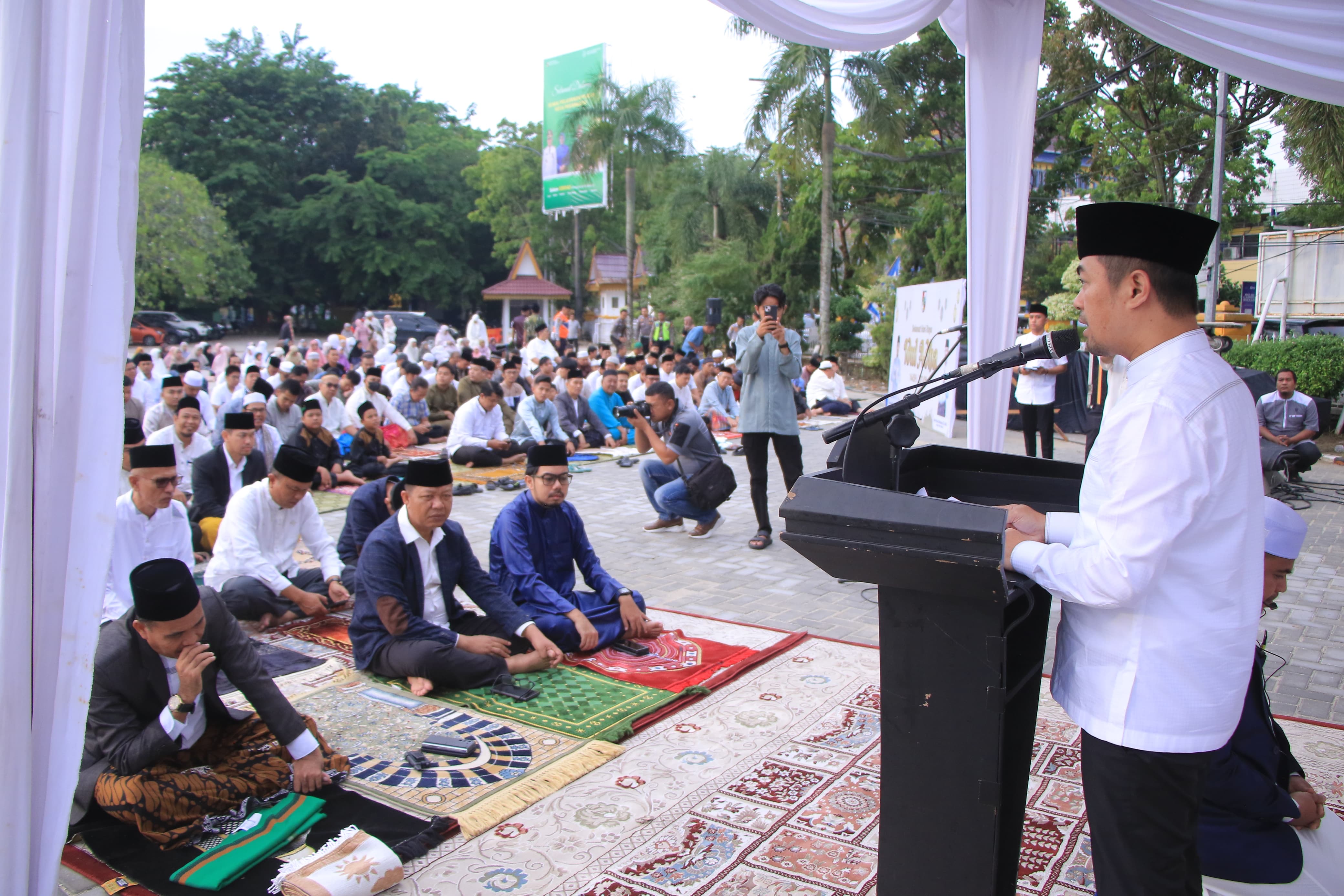 Salat Idul Adha 1445 di Lapangan MPP Pekanbaru, Pj Risnandar: Momen Berbagi Sesama