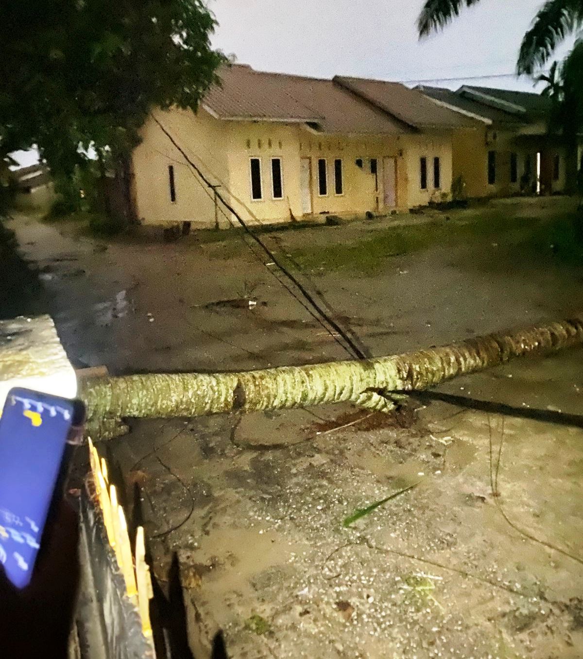 BPBD Imbau Warga Waspada Banjir dan Pohon Tumbang