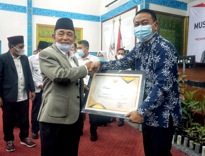 Pemkab Pelalawan Nobatkan RAPP sebagai Perusahaan CSR Terbaik