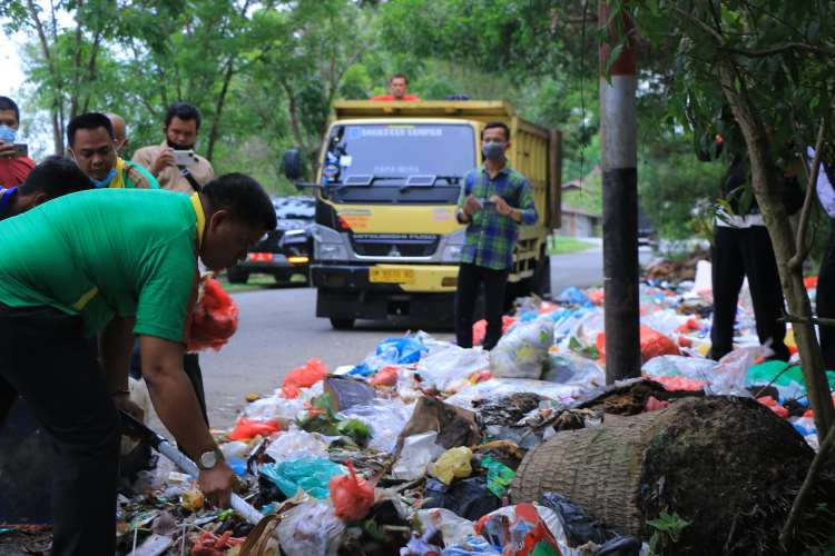 DPRD Pekanbaru Sebut Kinerja Dua Perusahaan Pengangkut Sampah tak Maksimal