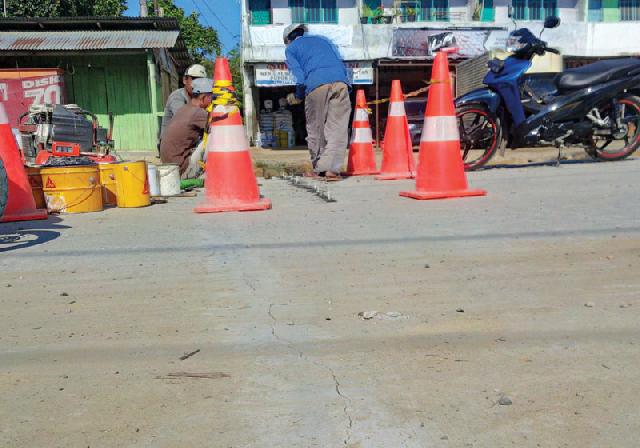 Ditanya Jalan Retak,  Perwakilan PT MAM Meradang