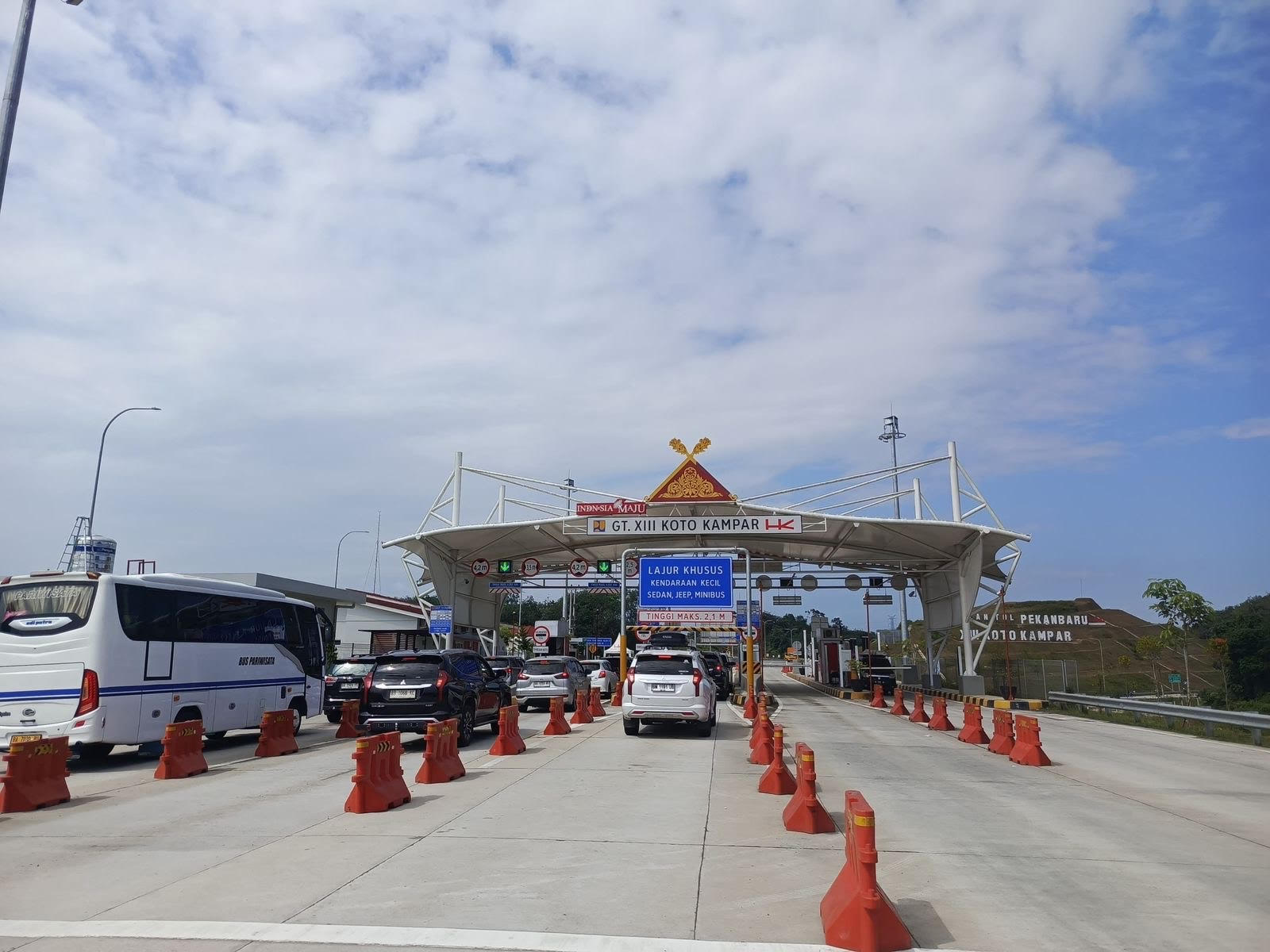 Volume Kendaraan di Tol Pekanbaru-XIII Koto Kampar Meningkat