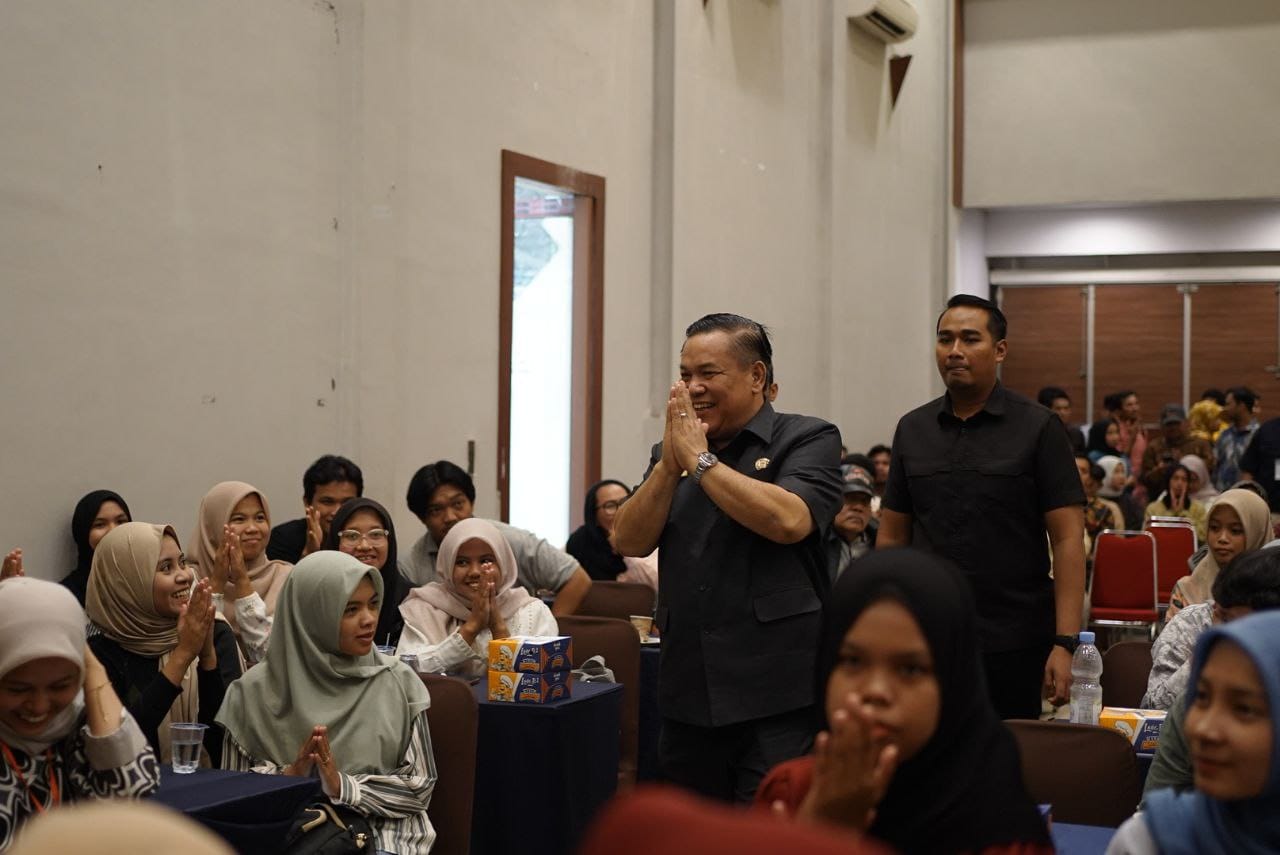 Pesan Sekdaprov Riau SF Hariyanto Saat Seminar Pembangunan bersama Mahasiswa