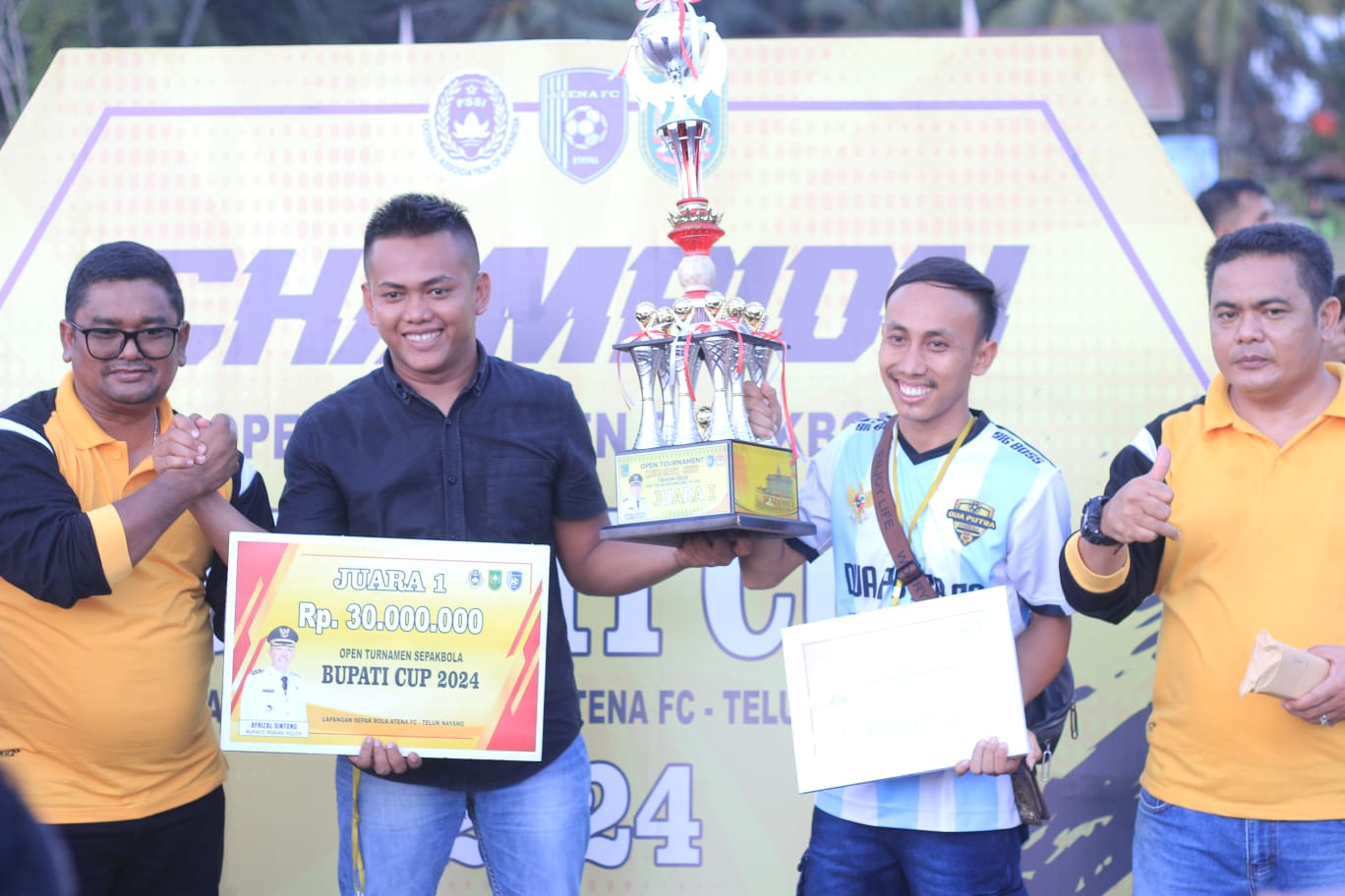 Tim SUAI FC Juara Open Turnamen Sepakbola Cup Bupati Rohil 2024