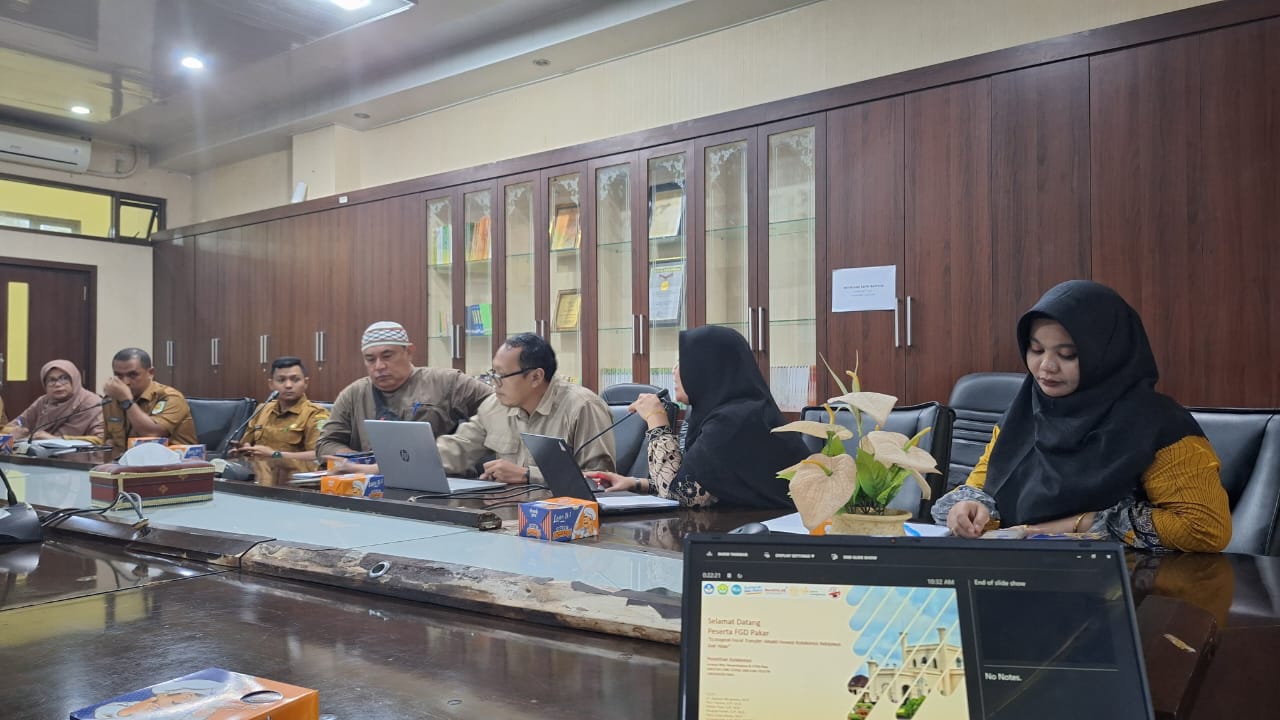 Akademisi Fisip Unri Taja FGD Ecological Fiscal Transfer